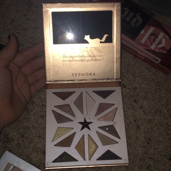 Sephora Seeing Stars eyeshadow palette - Picture 2 of 4